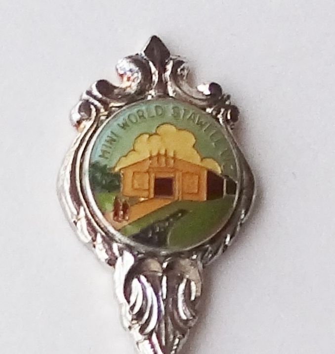 Collector Souvenir Fork Australia Stawell Mini World Miniature World Emblem - $9.99
