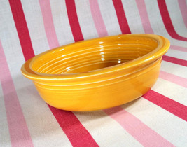 Vintage Homer Laughlin Fiesta Pottery Yellow 5-1/2&quot; Berry &amp; Fruit Bowl - £18.77 GBP