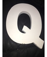 White 5” Q Wood Letter - €13,80 EUR