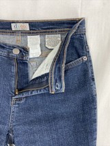 D &amp; Co. Denim &amp; Company Size 4P Women&#39;s Distressed Blue Jeans Mid-Rise Stretch - £8.15 GBP