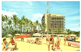 Waikiki Beach at the Hilton Hawaiian Village Hawaii Postcard - £5.39 GBP