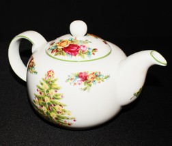 Royal Albert OLD COUNTRY ROSES Holiday Classic Porcelain Christmas Tree Teapot - £35.38 GBP