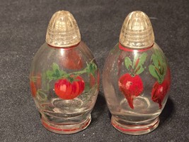 Vintage Tomatoes And Beets Mini Salt &amp; Pepper Shaker Set - Farmhouse Cou... - $7.68