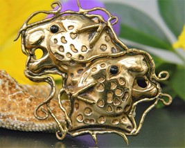 Vintage Two Leopard Jungle Cats Heads Brooch Pin Pendant Brass Figural - £35.14 GBP