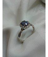 Beautiful Sterling Silver With Blue and White CZ Cluster Ring - $994.89 MXN