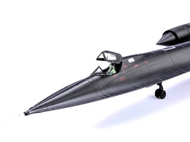 Lockheed Martin SR-71A Blackbird Aircraft #17974 &quot;United States Air Force&quot; 1/72  - £114.23 GBP