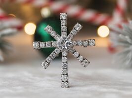 Vintage Star of Bethlehem Brooch | Rhinestone Crystal Christmas Pin - $28.99