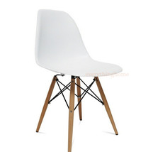 Set Of 4 White Eiffel Shell Pyramid Dining Side Chairs With Wood Leg Dowel Base - £142.18 GBP