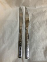 2  Oneida Stainless Distinction LISBON Dinner Knives  9.25&quot; - $9.85
