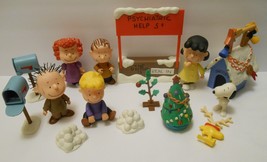 PEANUTS Charlie Brown CHRISTMAS FIGURES Plastic Display Snoopy Lucy Pig ... - $69.95