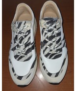 Oasis Society Women&#39;s Shoes 7.5 Leather Sneakers Fuzzy Zebra Print Lace-Up - $32.38 CAD