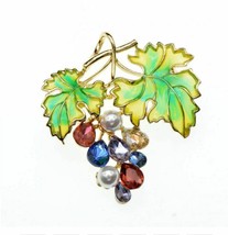 Vintage Look Gold Plated Grapes Bunch Brooch Suit Coat Broach Pin Collar Z26 - £13.64 GBP