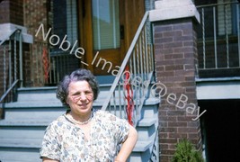 1959 Woman at Home 2841 S. Kedvale South Lawndale Chicago Kodachrome 35mm Slide - £2.72 GBP