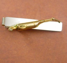 Vintage vacuum cleaner tie clip clasp tool tieclip unusual advertising piece nov - $85.00