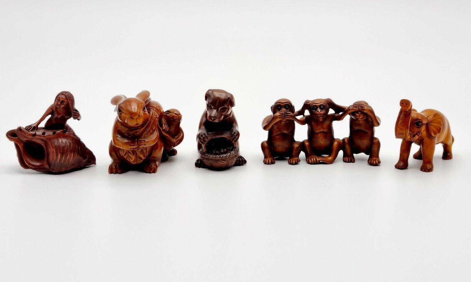 Primary image for Ensemble De Cinq Wood-Carved Netsukes Animaux Signé Par Le Faiseur