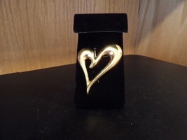Monet Gold Heart Fashion Brooch Pen Heart 2 1/2" X 2" - $8.41