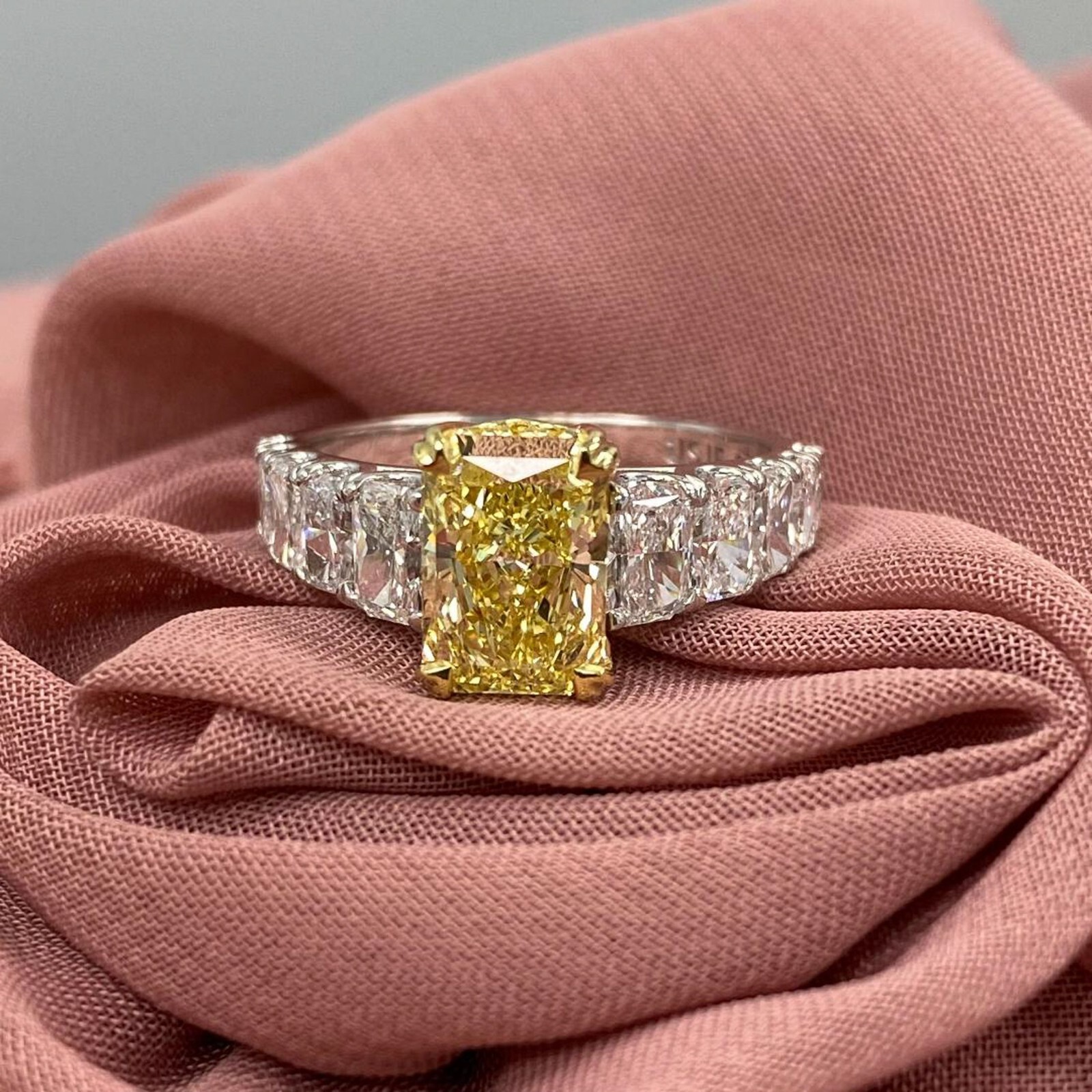 IGI 3.71Ctw Vivid Yellow Radiant Cut Lab Grown Diamond Engagement Ring 14k Gold Item image 10
