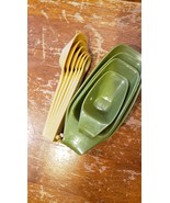 Vtg 80&#39;s LOT Measuring Cup 1/2 cup Green &amp; Tablespoon Set Mustard Yellow... - $360.94 MXN