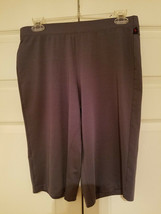 Danskin Petite Ladies Size Medium Grey Crop Athletic Pants - £3.53 GBP