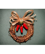 Country Christmas Ornament of Grapevine and Chili Peppers - $111.80 MXN