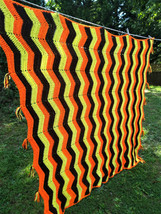 Amazing Mid Century MoD Handmade Zig Zag Afghan 82&quot; x 81&quot; Blanket Fringe Tassels - £54.52 GBP
