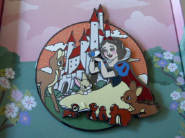 Disney Trading Pin 151530 Loungefly - Glitter Snow White Castle - Jumbo - £36.49 GBP