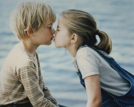 Anna Chlumsky and Macaulay Culkin in My Girl kissing 16x20 Poster - £15.42 GBP