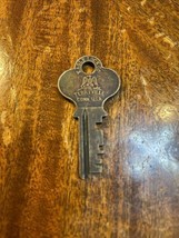 Antique VTG Eagle Lock Co Terryville Conn Padlock  Key ETBLJ - $18.81