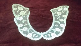 Beautiful ornate Cream lace collar - $24.74
