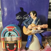 Elvis Presley - Elvis w Guitar &amp; Jukebox Salt and Pepper Shaker Set in Box - $709.60 MXN