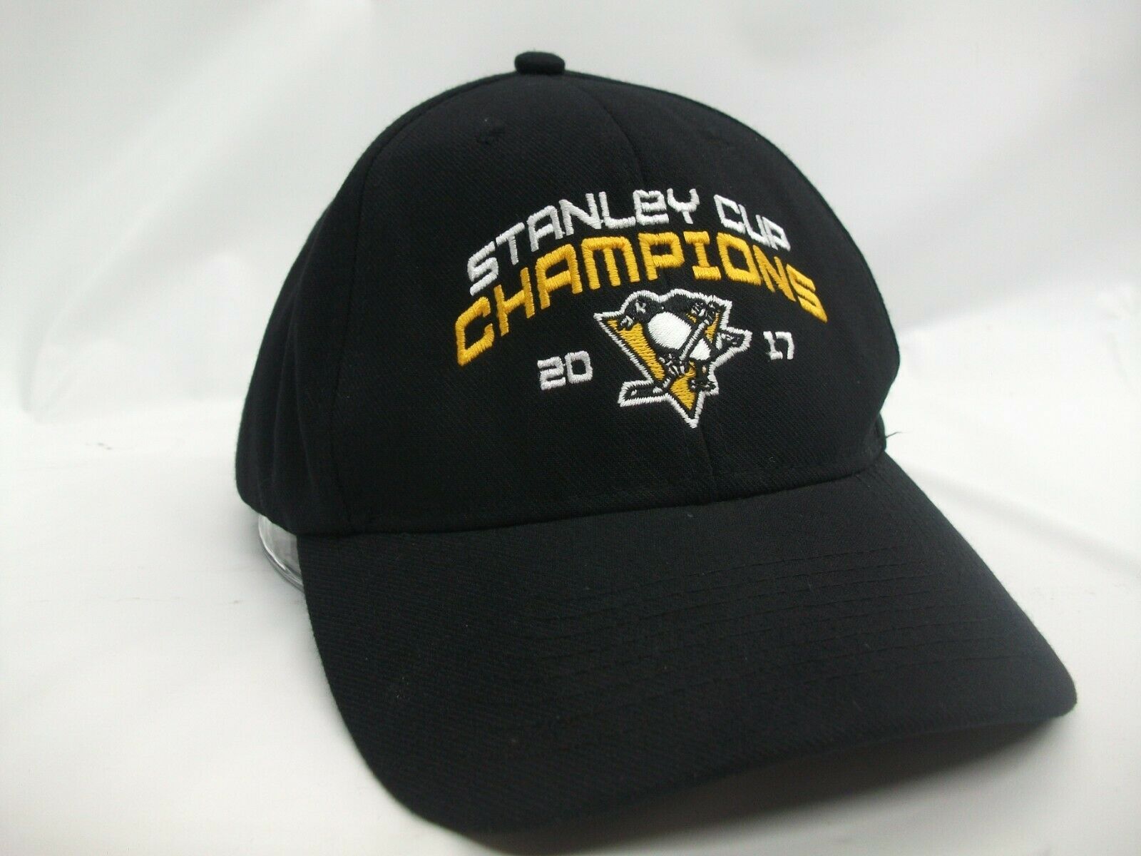 Primary image for Pittsburgh Penguins Stanley Cup Champions 2017 Hat Black Hook Loop Baseball Cap