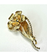 Flower Leaf Brooch Gold Tone Pedals Small Appears Vintage Unbranded  - $5.89