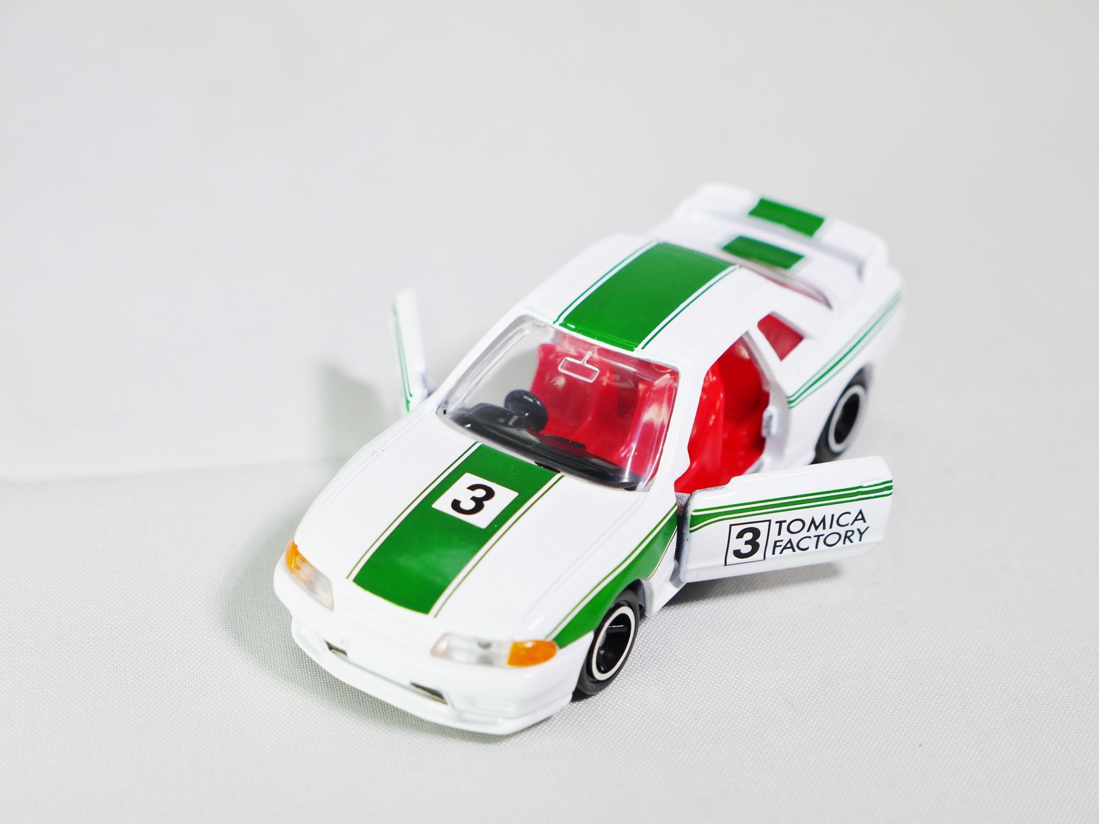 TAKARA TOMY TOMICA ASSEMBLY FACTORY Series 15 NISSAN SKYLINE GT-R R32 ...
