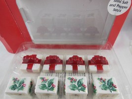 Pfaltzgraff Winterberry Christmas 8 Pieces 4 Mini Salt &amp; Pepper Shaker Sets - $14.54