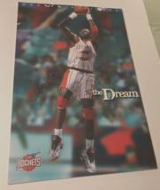 $125 Hakeem Olajuwon Dream Houston Rockets Vintage 90s Signed Poster 35&quot; x 23&quot; - £86.86 GBP