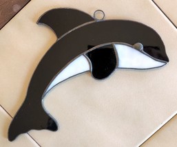 Vintage Black/White Stained Glass Orca Whale Sun Catcher (7.75&quot; L) - $16.38 CAD