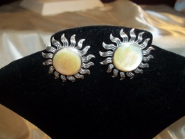 Nice Quality Solid Sterling Silver Sun Earrings with MOP Mother of Pearl Center - £7.78 GBP