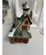 Dept 56 North Pole Series “Reindeer Barn” - PN 5601-4 - $682.11 MXN