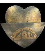 Vintage Brass Wall Pocket Heart Shaped Hanging Planter Country Welcome 1... - €34,00 EUR