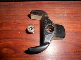 Singer 3 Pin Terminal Body (Male Half) Bracket #194093 w/Mounting Screw - $12.50
