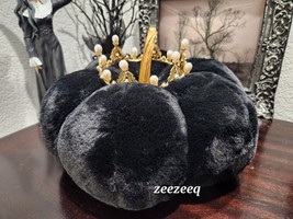 Halloween Christian Lacroix Black Faux Fur Plush Crown Pumpkin With Pear... - $737.45 MXN