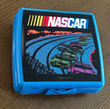 NASCAR Vintage Hard Plastic Blue sandwich Lunchbox with Hologram Cars Tu... - $131.61 MXN