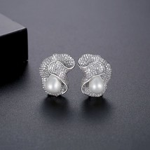 LUOTEEMI Fashion Shell Shape MiCz Stone Paved Imitation  Stud Earring For Women  - £16.95 GBP