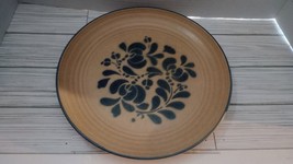 Pfaltzgraff Folk Art 10-3/4&quot; Dinner Plates USA Stoneware - £10.17 GBP