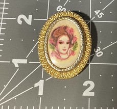 Vintage Brooch Woman In Pink Flowers Oval Portrait Pin Gold Cameo - £22.03 GBP