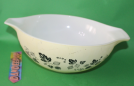 Vintage Pyrex Black And Yellow Glass Floral Pattern Mixing Serving Bowl 444 4QT - $39.59