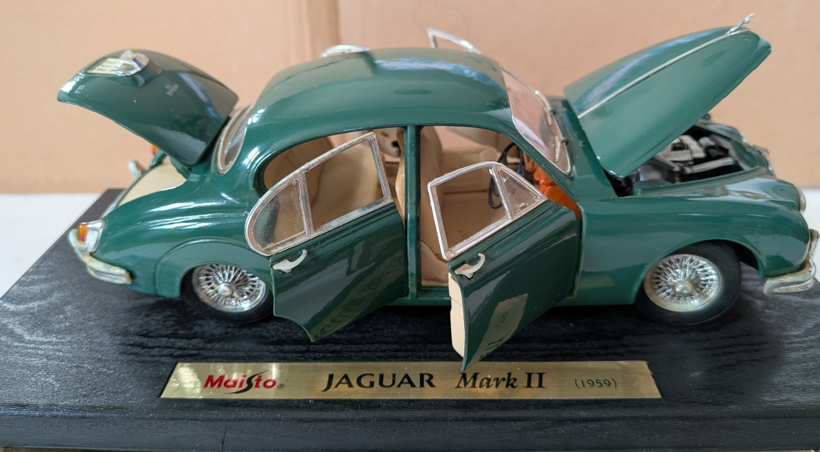 Maisto 1:18 Die Cast Special Edition Jaguar Mark II - NOS - FREE SHIPPING Item image 2