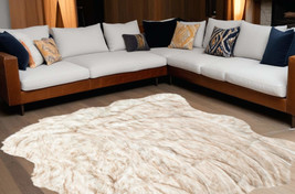 5&#39; X 6&#39; Ombre Tan Faux Fur Washable Non Skid Area Rug - $283.09