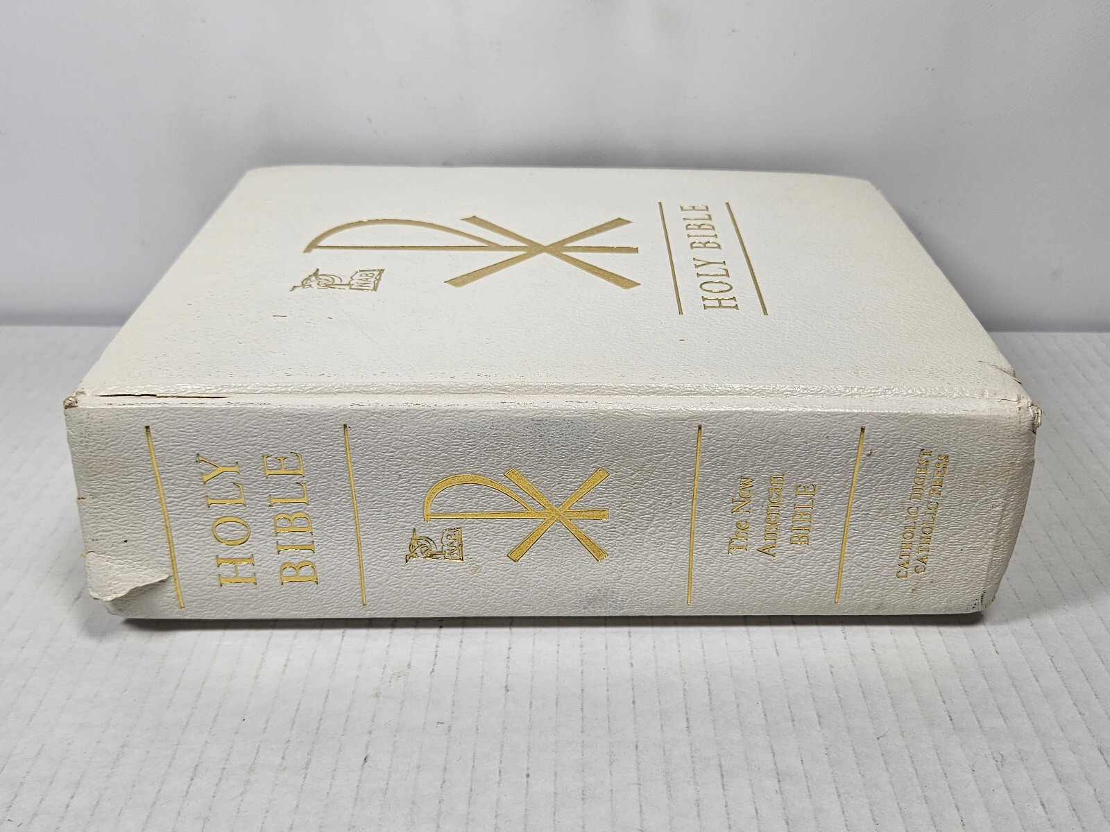 New American Bible Catholic Press 1970 NAB White with Bookmarks SOME WEAR - $14.99