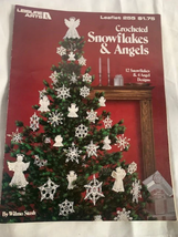 Leisure Arts Crocheted 14 Snowflake Designs And Four Angel Designs - $9.15